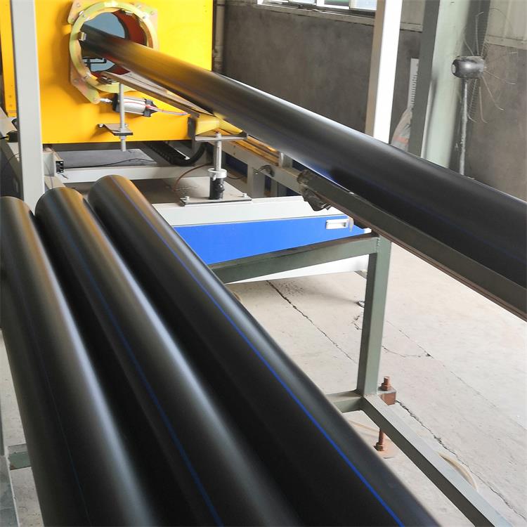 110PE給水管,PE拉管,PE打孔滲水管廠家批發(fā)